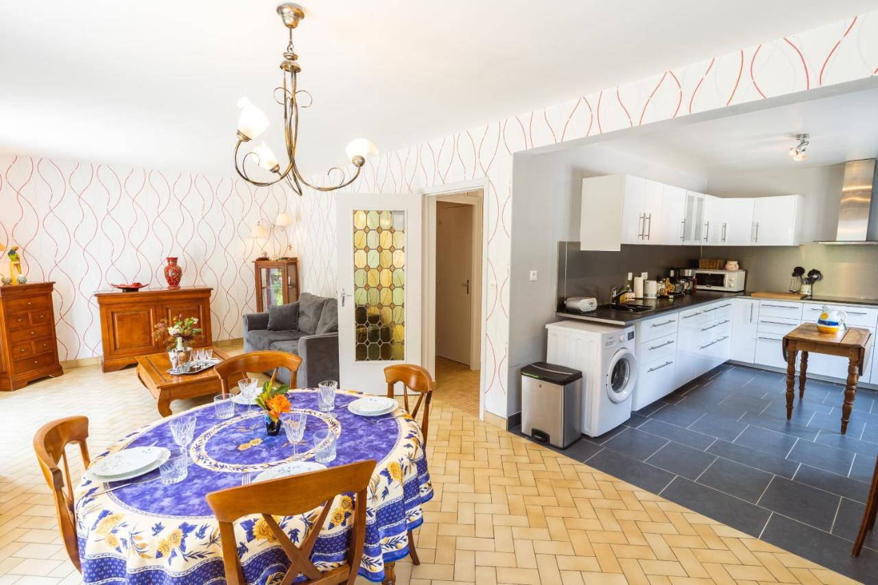 Clos Fleuri : With Amazing Gardens